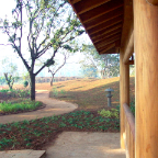 休憩所・園路・灯籠　2006